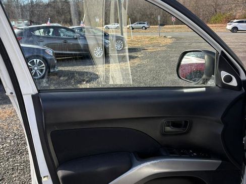 Used 2008 Mitsubishi Outlander SE image 7