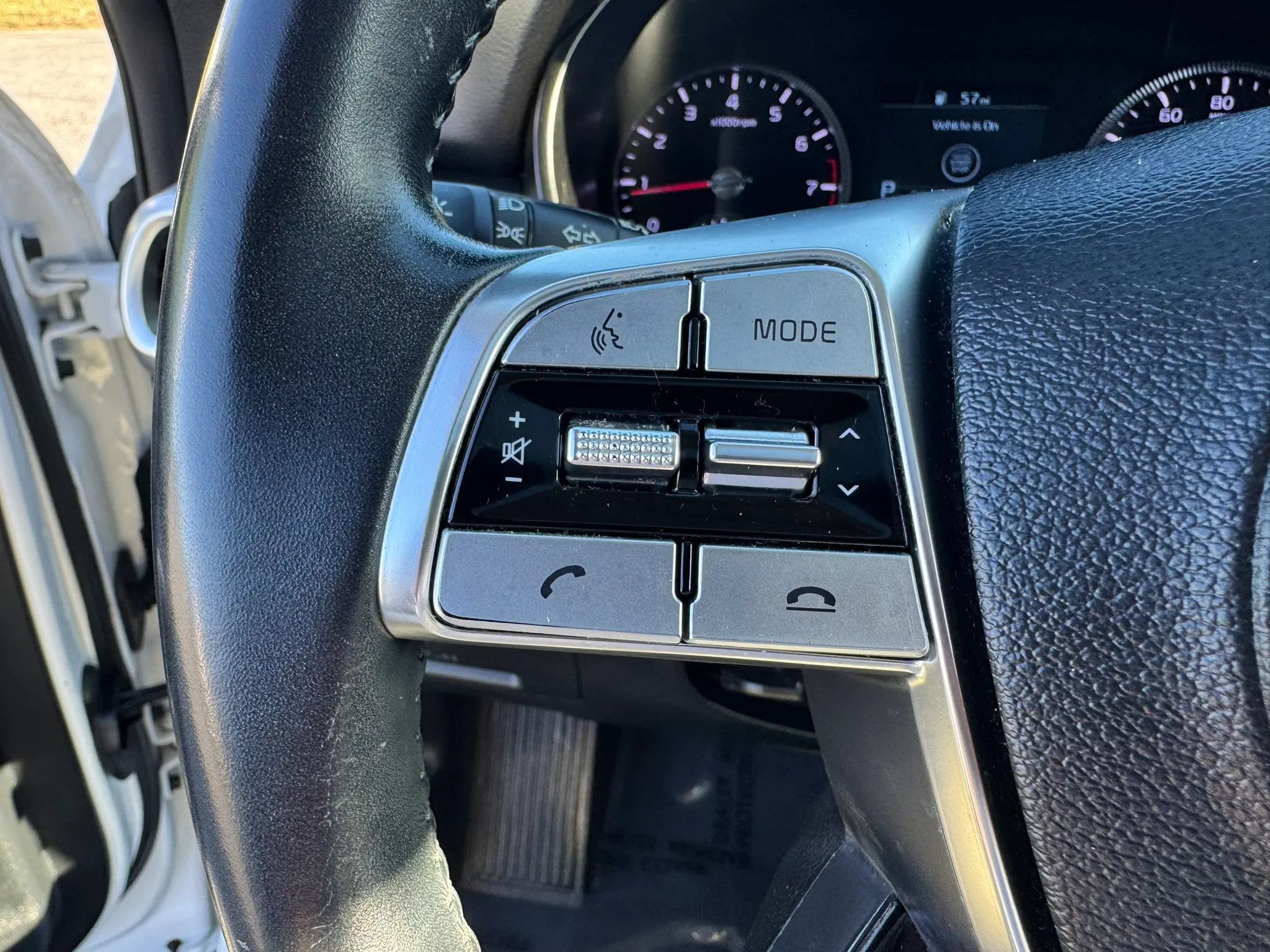 Used 2020 Kia Telluride S w/ S 8 Passenger Seating Package AWD/4WD image 17