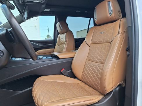 Used 2022 Cadillac Escalade Premium Luxury w/ Performance Package RWD image 28