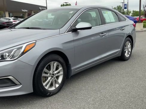 Used 2017 Hyundai Sonata SE FWD image 4