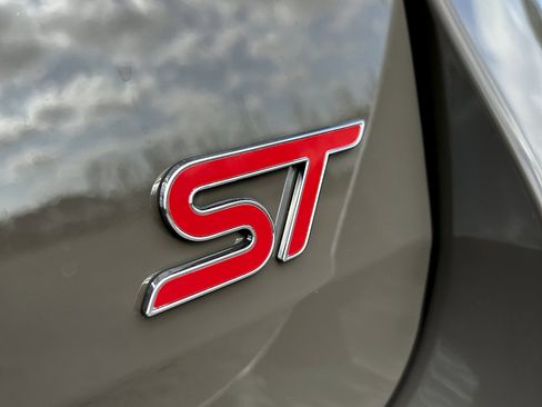 New 2026 Ford Explorer ST w/ Sun And Sound Package image 5