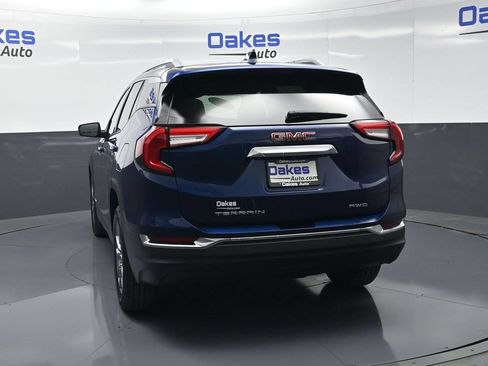 Used 2022 GMC Terrain SLT w/ LPO, Floor Liner Package AWD/4WD image 6