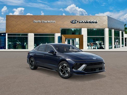 New 2026 Hyundai Sonata SEL FWD image 2
