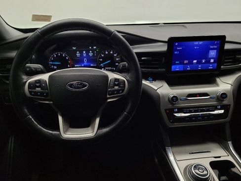 Used 2021 Ford Explorer XLT w/ Equipment Group 202A image 22