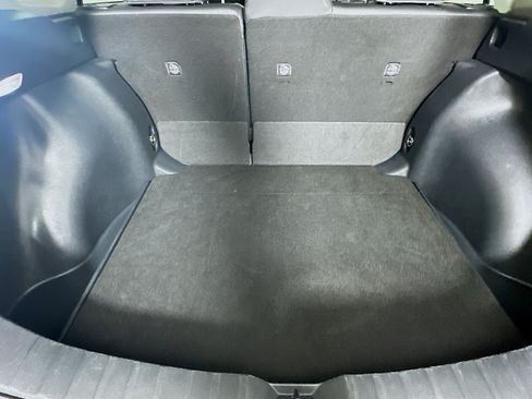 Used 2024 Toyota Corolla Cross XLE FWD image 27