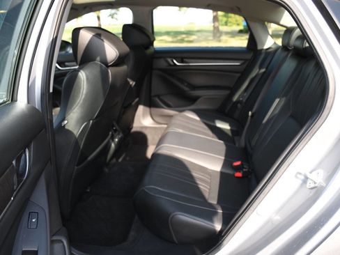 Used 2022 Honda Accord Touring image 16
