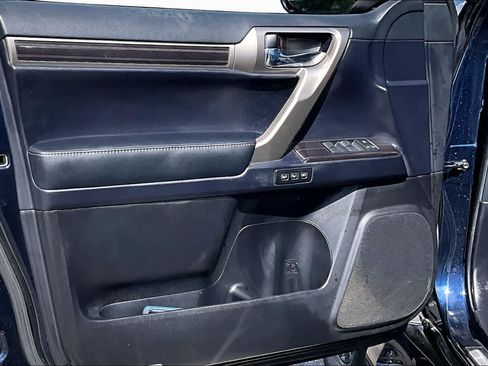 Used 2021 Lexus GX 460 Premium w/ Premium Package AWD/4WD image 25