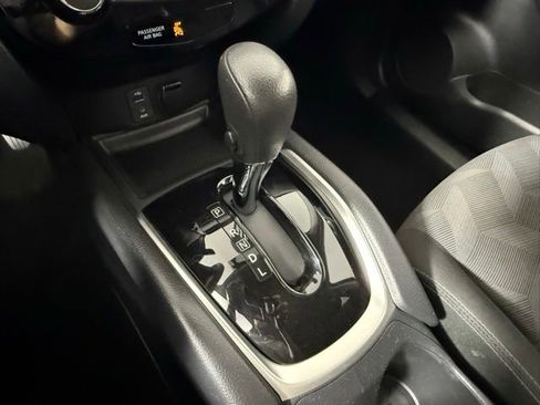 Used 2016 Nissan Rogue SV w/ SV Premium Package image 24