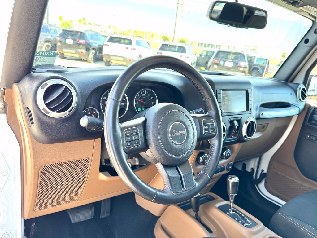 Used 2016 Jeep Wrangler Unlimited Sahara w/ Connectivity Group AWD/4WD image 14