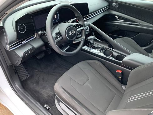 Used 2024 Hyundai Elantra Blue image 23