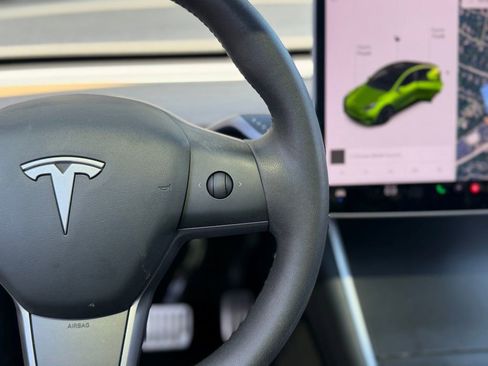 Used 2021 Tesla Model Y Long Range image 45