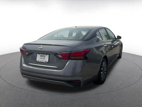 Used 2025 Nissan Altima 2.5 SV FWD image 14