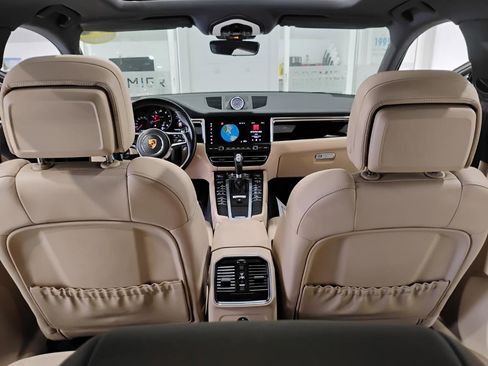 Used 2021 Porsche Macan image 55
