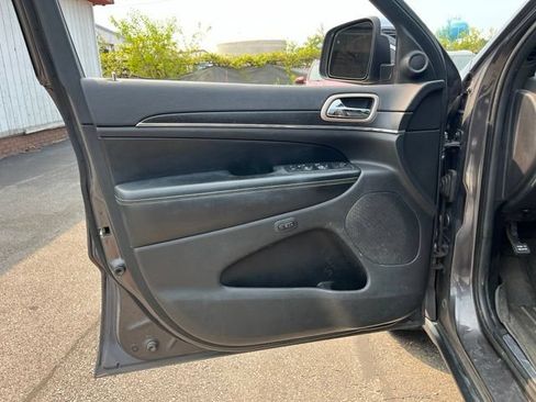 Used 2016 Jeep Grand Cherokee Limited AWD/4WD image 19