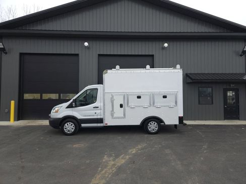 Used 2015 Ford Transit 250 138 w/ Exterior Upgrade Package image 24