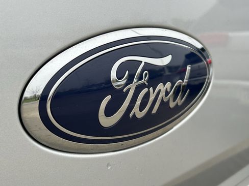 Used 2018 Ford F150 XLT w/ Equipment Group 302A Luxury AWD/4WD image 7
