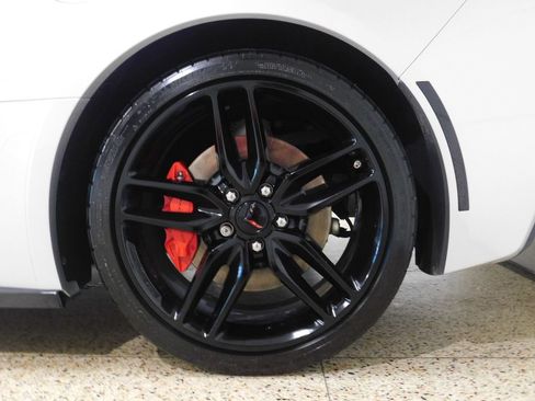 Used 2019 Chevrolet Corvette Stingray Coupe w/ Carbon Flash Badge Package RWD image 73