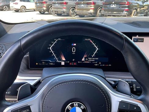 Certified 2023 BMW X7 xDrive40i w/ M Sport Package image 28