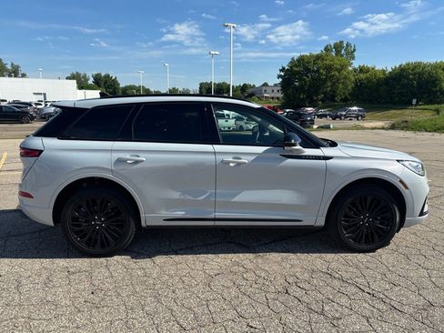 Used 2025 Lincoln Corsair Reserve w/ Jet Appearance Package AWD/4WD image 8