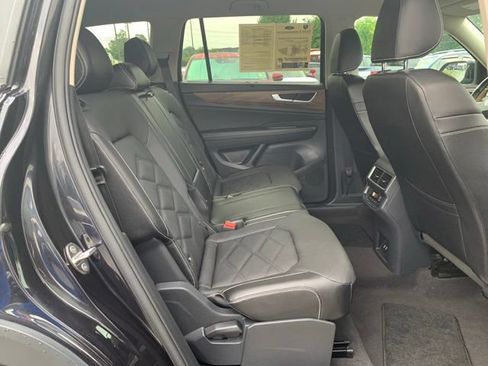 Used 2025 Volkswagen Atlas SE FWD image 14