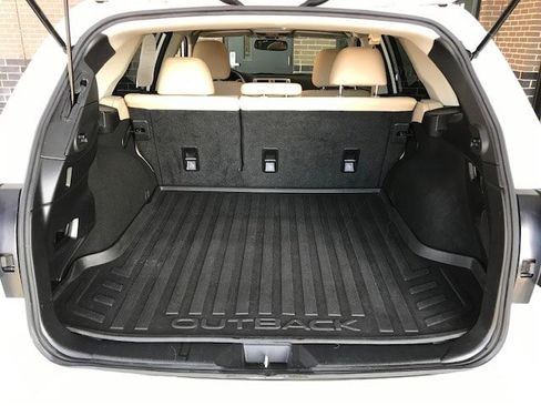 Used 2017 Subaru Outback 2.5i Limited image 10