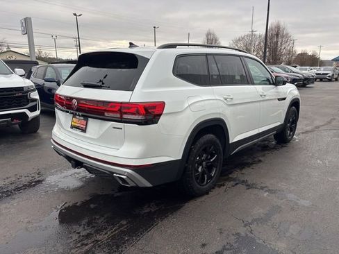 New 2026 Volkswagen Atlas Peak Edition image 5
