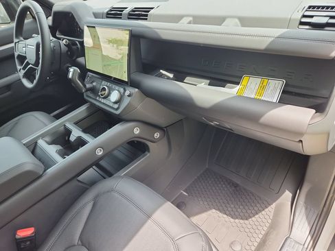 New 2026 Land Rover Defender 110 X-Dynamic SE AWD/4WD image 26