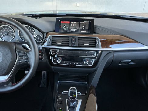 Used 2018 BMW 330i xDrive Sedan w/ Premium Package image 9