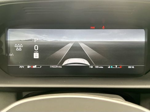 Certified 2025 Land Rover Discovery S AWD/4WD image 33
