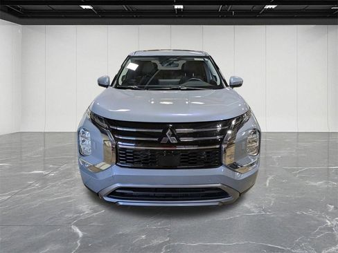 Used 2025 Mitsubishi Outlander SEL image 8