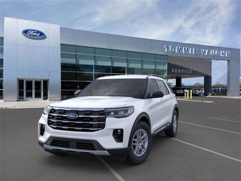 New 2025 Ford Explorer Active w/ Active Comfort Package image 2
