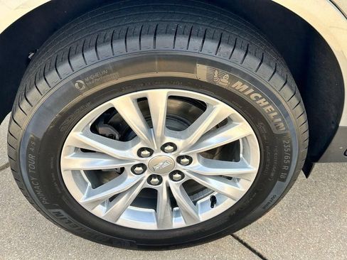 Used 2023 Cadillac XT5 Luxury FWD image 27