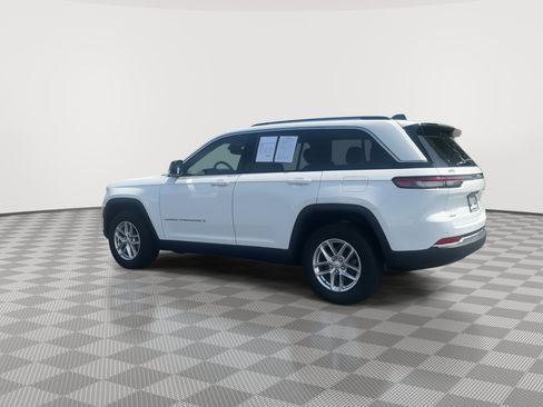 Used 2023 Jeep Grand Cherokee Laredo w/ Luxury Tech Group I AWD/4WD image 6