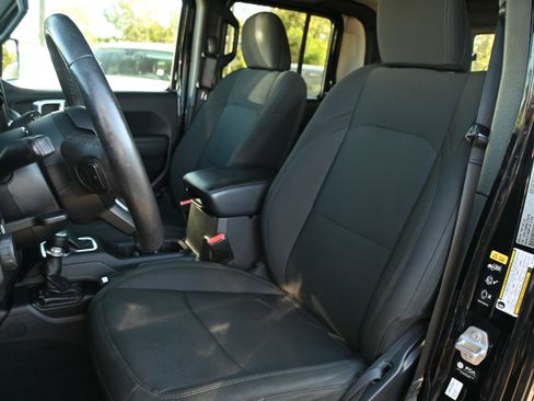 Used 2022 Jeep Gladiator Sport image 7