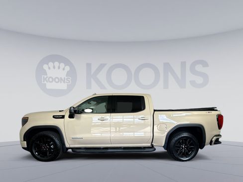 Used 2023 GMC Sierra 1500 Elevation image 2