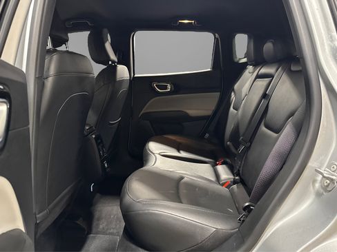 Used 2025 Jeep Compass Limited image 38