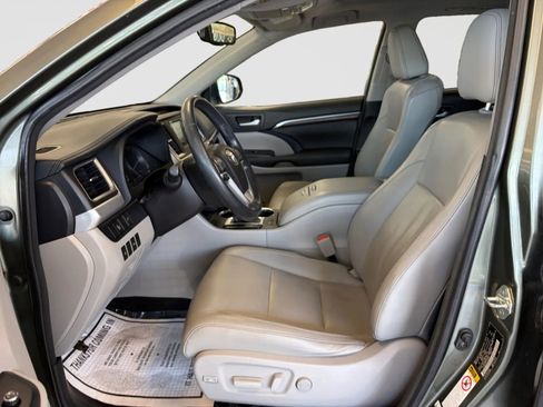 Used 2015 Toyota Highlander Limited AWD/4WD image 12