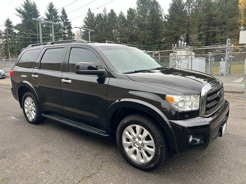 Used 2016 Toyota Sequoia Platinum image 2