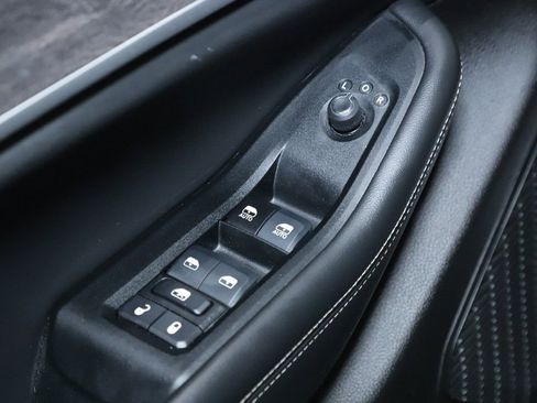 Used 2024 Jeep Grand Cherokee L Limited w/ Luxury Tech Group II image 17