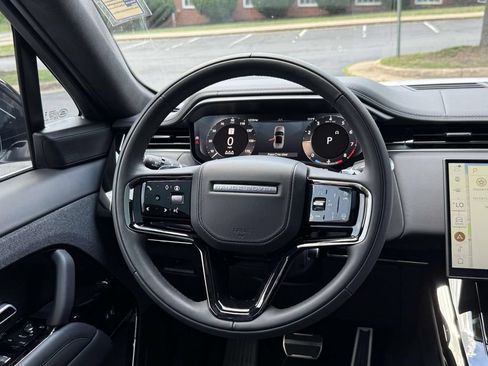 Used 2025 Land Rover Range Rover Sport Autobiography AWD/4WD image 9