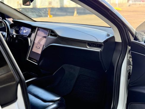 Used 2018 Tesla Model X 75D AWD/4WD image 16