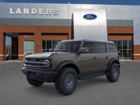New 2025 Ford Bronco Outer Banks w/ Sasquatch Package image 1