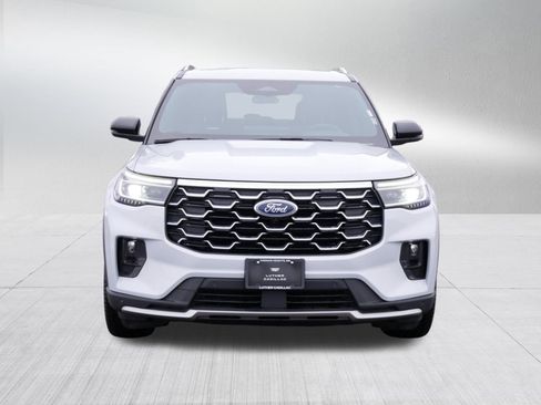 Used 2025 Ford Explorer Platinum w/ LUX Leather Package AWD/4WD image 2