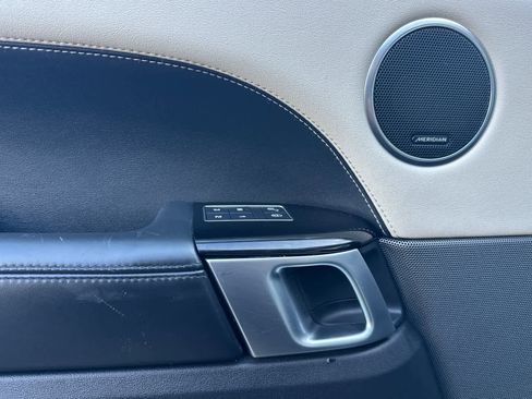 Used 2019 Land Rover Range Rover Sport HSE image 10