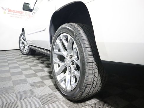 Used 2016 Cadillac Escalade Platinum AWD/4WD image 8