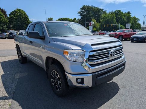 Used 2017 Toyota Tundra SR5 w/ TRD Off Road Package AWD/4WD image 7