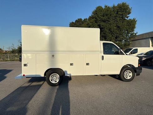 New 2025 Chevrolet Express 3500 w/ Power Convenience Package image 8