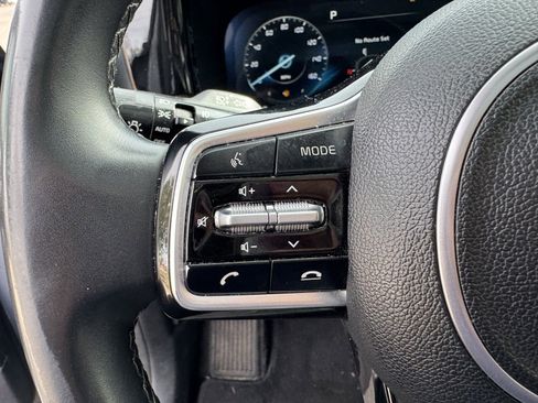 Certified 2023 Kia Sorento SX image 22