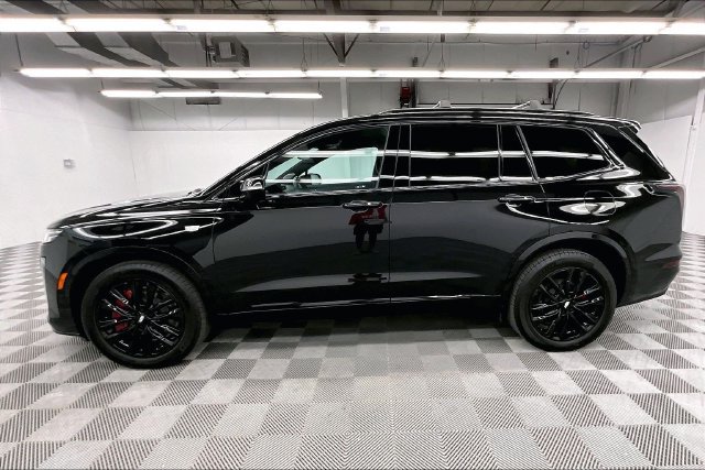 Used 2024 Cadillac XT6 Sport w/ LPO, ONYX Package AWD/4WD image 14