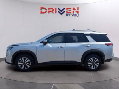 Used 2023 Nissan Pathfinder SL
